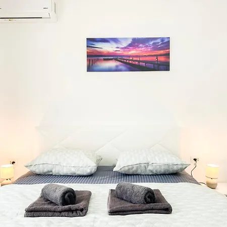 1 Bedroom 1071 Апартаменты Дуррес