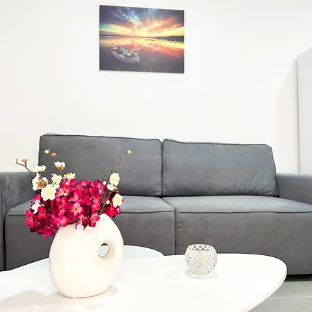 1 Bedroom 1071 Апартаменты