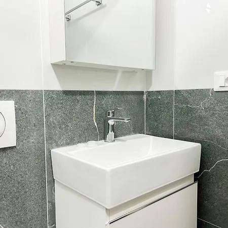 1 Bedroom 1071 Апартаменты Дуррес