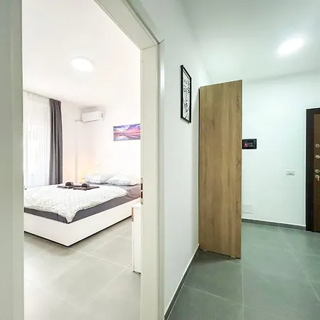 1 Bedroom 1071 *